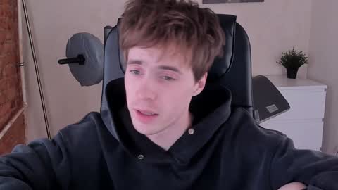 Snapshot of _tokyo_ghoul chatting on 02/02/25, 04:22 _tokyo_ghoul online show from 02/02/25, 04:22