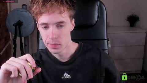 Snapshot of _tokyo_ghoul chatting on 09/20/25, 10:27 _tokyo_ghoul online show from 09/20/25, 10:27