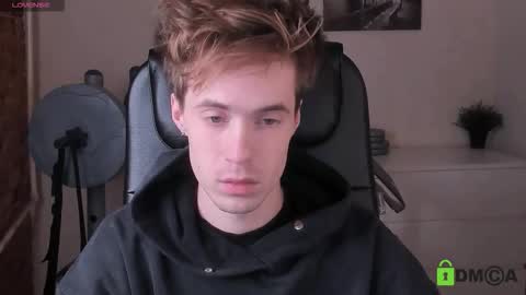 Snapshot of _tokyo_ghoul chatting on 10/05/25, 05:06 _tokyo_ghoul online show from 10/05/25, 05:06