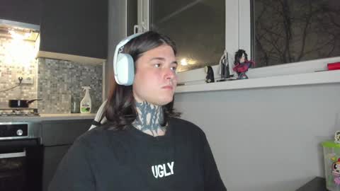 _torfin_ online show from 02/21/25, 10:04