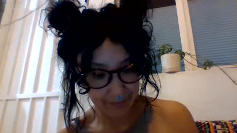 Snapshot of _tutti_frutti_ chatting on 12/14/24, 05:29 _tutti_frutti_ online show from 12/14/24, 05:29
