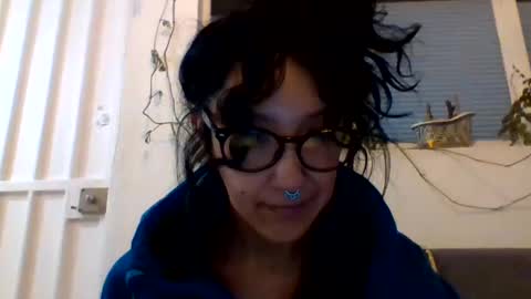 Snapshot of _tutti_frutti_ chatting on 12/19/24, 06:01 _tutti_frutti_ online show from 12/19/24, 06:01