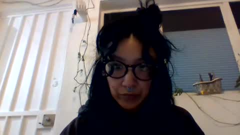 Snapshot of _tutti_frutti_ chatting on 12/23/24, 07:06 _tutti_frutti_ online show from 12/23/24, 07:06