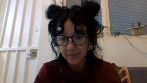 Snapshot of _tutti_frutti_ chatting on 12/29/24, 03:44 _tutti_frutti_ online show from 12/29/24, 03:44