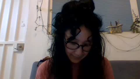 Snapshot of _tutti_frutti_ chatting on 12/31/24, 03:34 _tutti_frutti_ online show from 12/31/24, 03:34