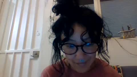 Snapshot of _tutti_frutti_ chatting on 12/31/24, 08:59 _tutti_frutti_ online show from 12/31/24, 08:59