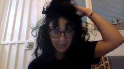 Snapshot of _tutti_frutti_ chatting on 01/01/25, 01:15 _tutti_frutti_ online show from 01/01/25, 01:15
