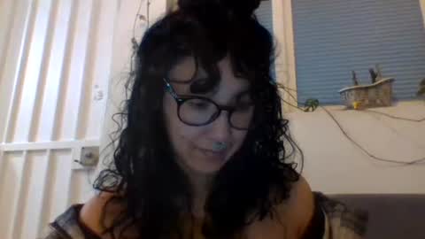 Snapshot of _tutti_frutti_ chatting on 01/03/25, 06:33 _tutti_frutti_ online show from 01/03/25, 06:33