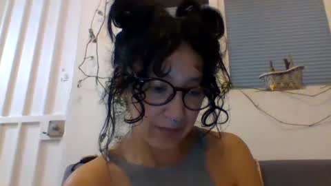Snapshot of _tutti_frutti_ chatting on 01/17/25, 04:39 _tutti_frutti_ online show from 01/17/25, 04:39