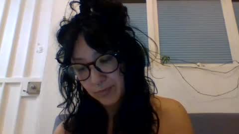 Snapshot of _tutti_frutti_ chatting on 01/28/25, 04:08 _tutti_frutti_ online show from 01/28/25, 04:08