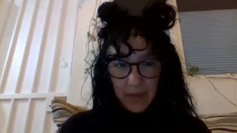 Snapshot of _tutti_frutti_ chatting on 02/05/25, 04:37 _tutti_frutti_ online show from 02/05/25, 04:37
