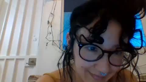 Snapshot of _tutti_frutti_ chatting on 02/07/25, 12:31 _tutti_frutti_ online show from 02/07/25, 12:31