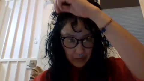 Snapshot of _tutti_frutti_ chatting on 02/19/25, 05:05 _tutti_frutti_ online show from 02/19/25, 05:05