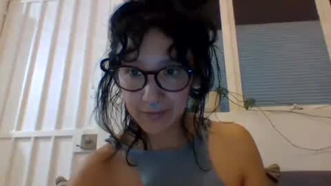 Snapshot of _tutti_frutti_ chatting on 03/05/25, 05:29 _tutti_frutti_ online show from 03/05/25, 05:29