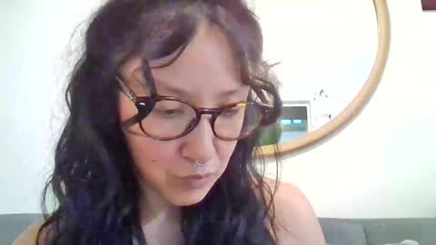 Snapshot of _tutti_frutti_ chatting on 09/17/25, 03:41 _tutti_frutti_ online show from 09/17/25, 03:41
