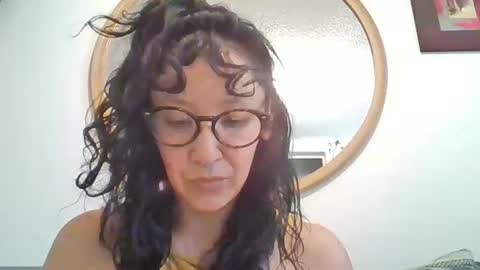 Snapshot of _tutti_frutti_ chatting on 10/19/25, 03:18 _tutti_frutti_ online show from 10/19/25, 03:18
