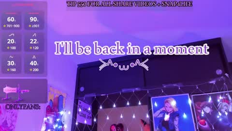 Snapshot of _urcutekitty chatting on 02/19/25, 06:43     online show from 02/19/25, 06:43