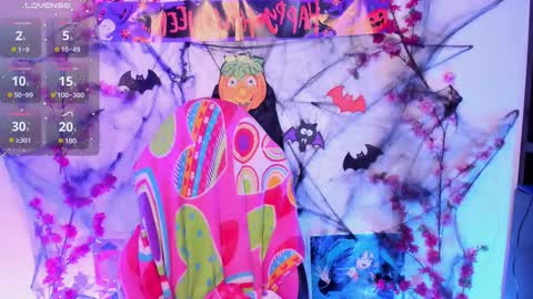 Snapshot of _urcutekitty chatting on 10/18/25, 03:31     online show from 10/18/25, 03:31