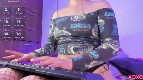 Snapshot of _urcutekitty chatting on 07/30/26, 02:32 online show from 07/30/26, 02:32