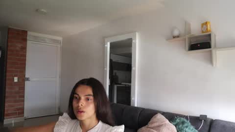 Anastasia Vahos online show from 09/19/25, 05:24