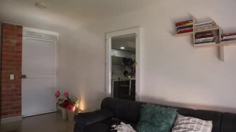 Anastasia Vahos online show from 11/25/25, 05:13