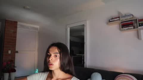 Anastasia Vahos online show from 03/19/26, 05:17