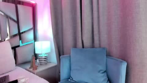 _valeria_saenz_ online show from 05/02/26, 03:44