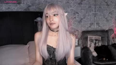 Snapshot of _valuu chatting on 10/16/25, 01:56 Valuu online show from 10/16/25, 01:56