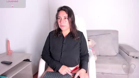 Snapshot of _vanebrown87 chatting on 03/08/25, 09:50 vanesa online show from 03/08/25, 09:50