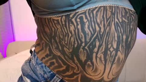 _velka_ online show from 11/03/25, 04:03