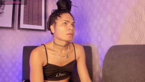 Snapshot of _vennuss_ chatting on 02/05/25, 08:00 Venus online show from 02/05/25, 08:00