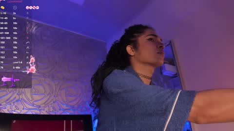 Snapshot of _vennuss_ chatting on 02/18/25, 12:17 Venus online show from 02/18/25, 12:17