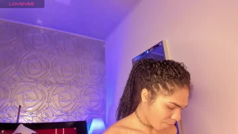 Snapshot of _vennuss_ chatting on 02/22/25, 02:19 Venus online show from 02/22/25, 02:19