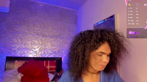 Snapshot of _vennuss_ chatting on 03/06/25, 05:35 Venus online show from 03/06/25, 05:35