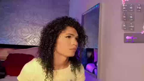 Snapshot of _vennuss_ chatting on 09/12/25, 08:31 Venus online show from 09/12/25, 08:31