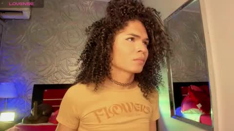 Snapshot of _vennuss_ chatting on 09/26/25, 05:00 Venus online show from 09/26/25, 05:00