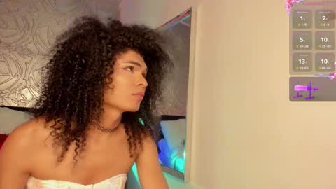 Snapshot of _vennuss_ chatting on 10/05/25, 03:05 Venus online show from 10/05/25, 03:05