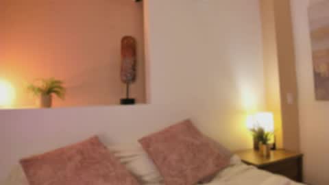 Victoria online show from 04/21/26, 12:11