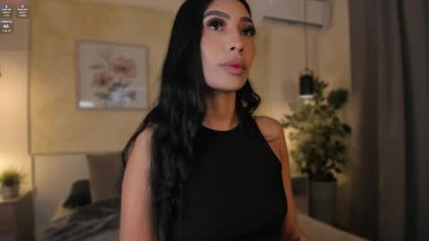 Snapshot of _victoria_lee chatting on 05/21/26, 12:01 Victoria online show from 05/21/26, 12:01