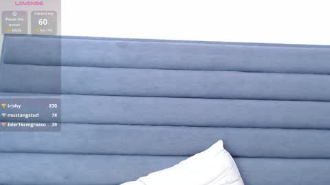 Snapshot of _violet_moon1 chatting on 02/26/25, 01:11 _violet_moon1 online show from 02/26/25, 01:11