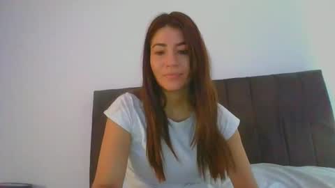 Snapshot of _violeta_white_ chatting on 12/01/24, 05:46 Violeta online show from 12/01/24, 05:46