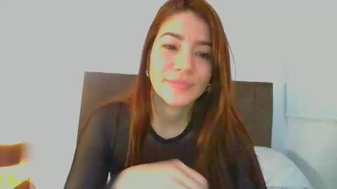 Snapshot of _violeta_white_ chatting on 12/11/24, 02:41 Violeta online show from 12/11/24, 02:41