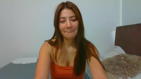Snapshot of _violeta_white_ chatting on 12/17/24, 09:38 Violeta online show from 12/17/24, 09:38