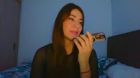 Snapshot of _violeta_white_ chatting on 01/18/25, 12:46 Violeta online show from 01/18/25, 12:46
