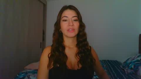 Snapshot of _violeta_white_ chatting on 01/19/25, 10:28 Violeta online show from 01/19/25, 10:28