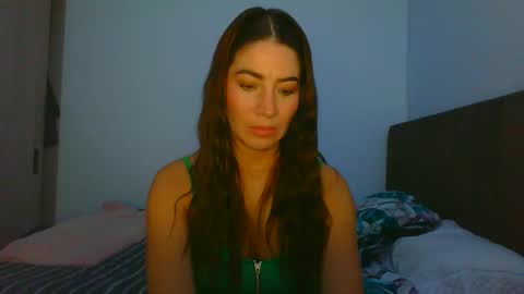 Snapshot of _violeta_white_ chatting on 01/21/25, 11:34 Violeta online show from 01/21/25, 11:34