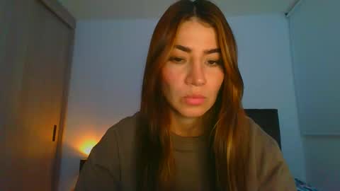 Snapshot of _violeta_white_ chatting on 02/28/25, 11:23 Violeta online show from 02/28/25, 11:23