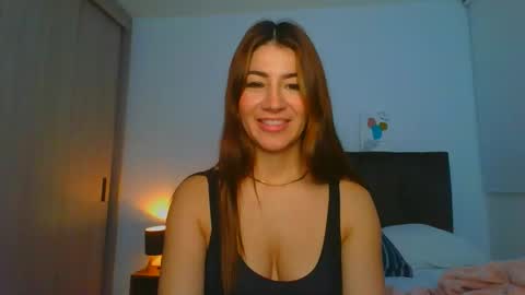Snapshot of _violeta_white_ chatting on 03/10/25, 03:45 Violeta online show from 03/10/25, 03:45