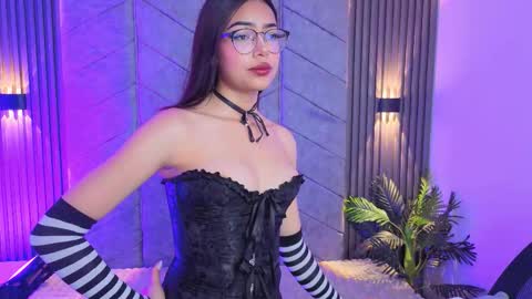   online show from 11/26/25, 08:10