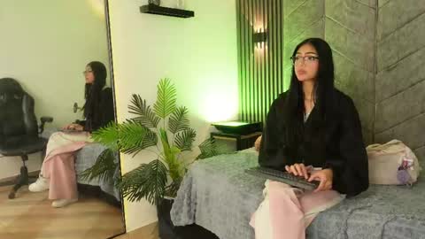   online show from 04/27/26, 08:07